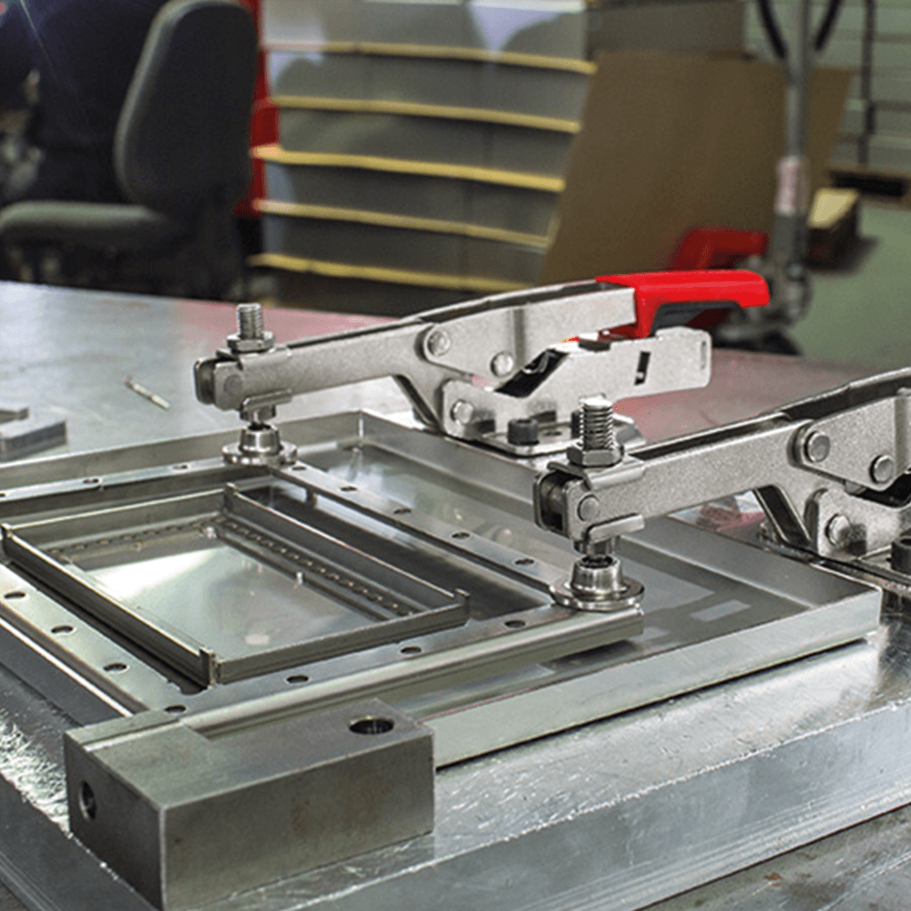 1-9/16" Auto-Adjust Horizontal Toggle Clamp, 1/2" - 1-1/4" Throat Depth - Alt Image 1