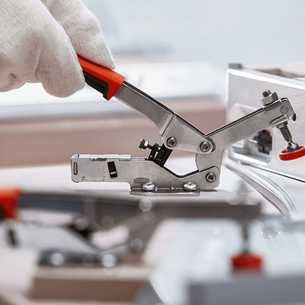 1-9/16" Auto-Adjust Horizontal Toggle Clamp, 1/2" - 1-1/4" Throat Depth - Alt Image 4