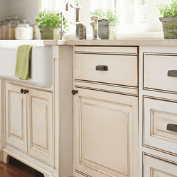 Chic and down-to-earth appliance pull