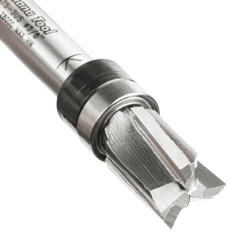 Versatile flush trim plunge router bit with 3 flutes and 1/4" shank