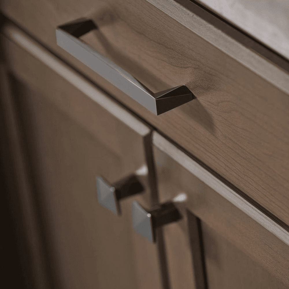 Contemporary Cabinet Pull from the Swagger Collection