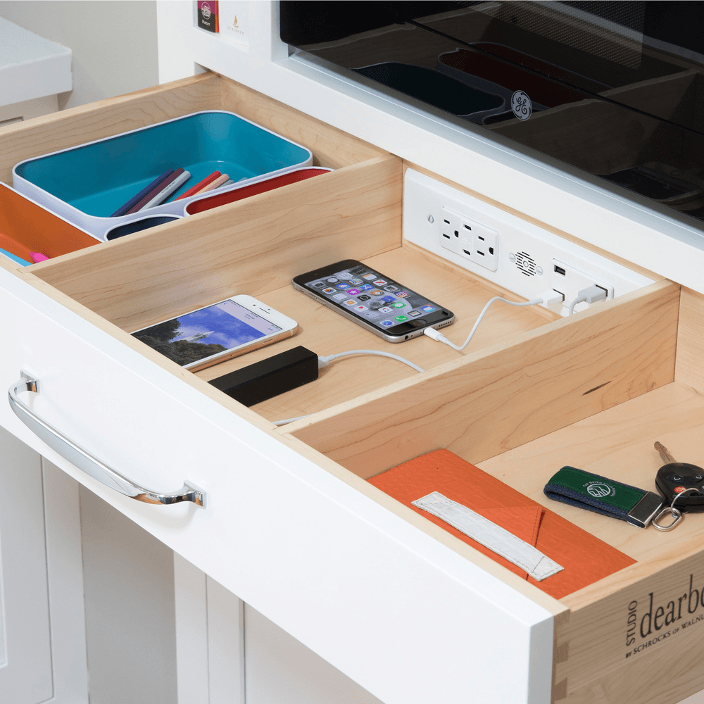 Docking Drawer Blade Duo In-Drawer Outlet with 2 15-amp AC outlets, 2 USB-C PD and 4 USB-A ports, White - Alt Image 4