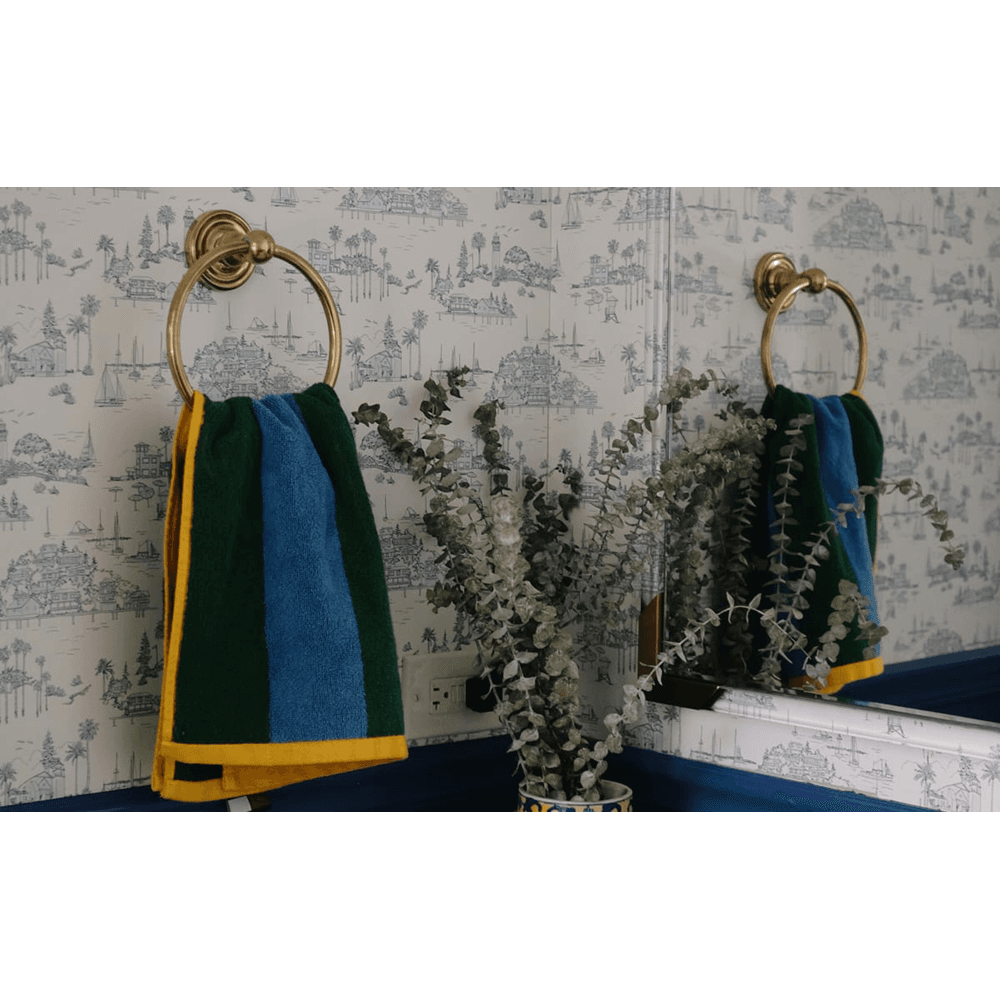 Traditional Small Regular Rosette Towel Ring, Unlacquered Brass Alt 1 - Image