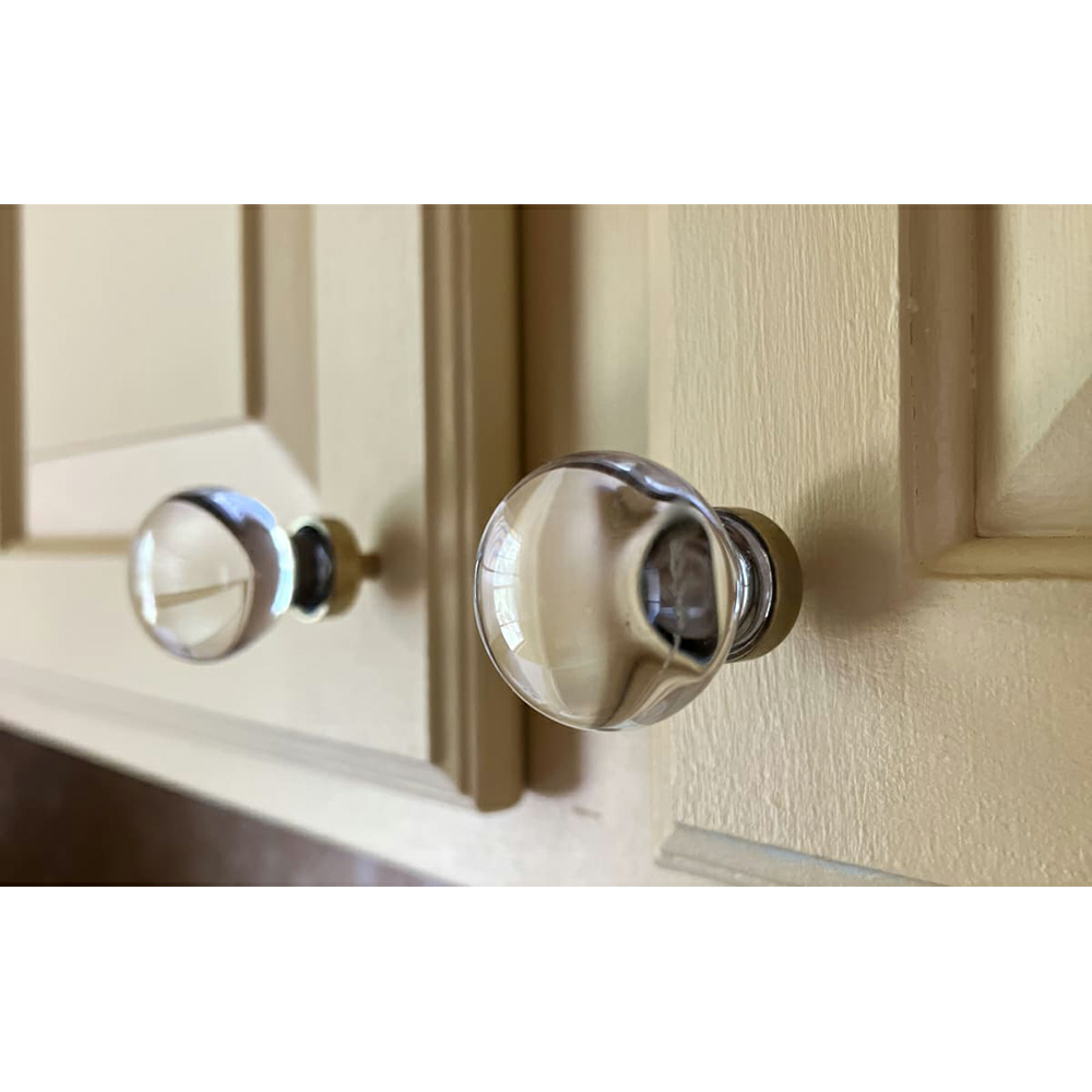 1-1/4" Bristol Glass Cabinet Knob, Satin Brass Alt 1 - Image