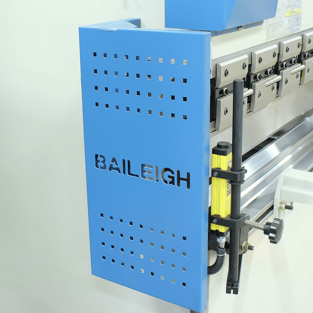 Baileigh BP-3305CNC 1/2 HP CNC Press Brake, 3 Phase/220V Alt 3 - Image