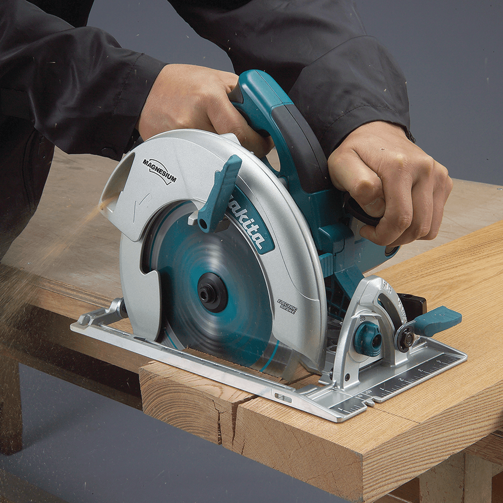 8-1/4" Magnesium Circular Saw with Electric Brake Alt 2 - Image