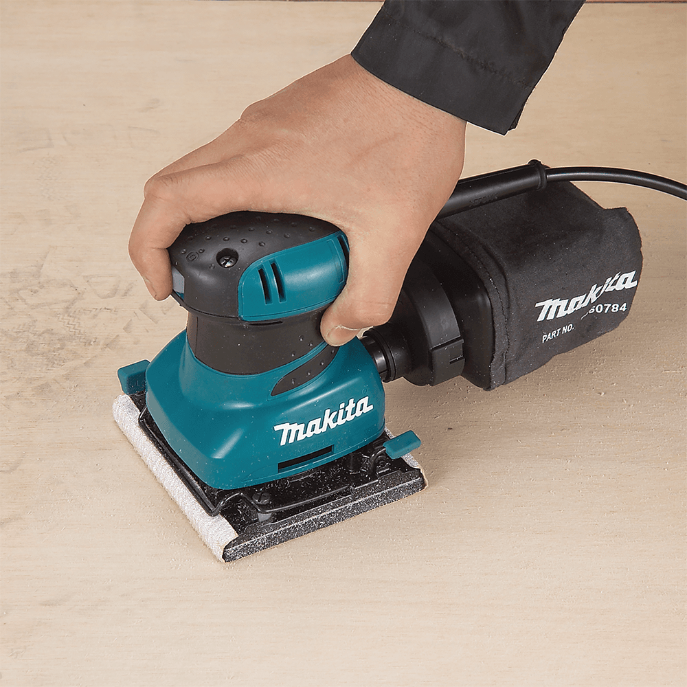 4-1/2" x 4" 1/4 Sheet Finishing Sander with Tool Case Alt 2 - Image