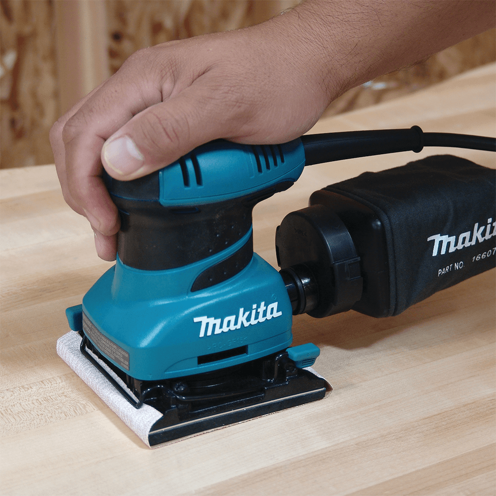 4-1/2" x 4" 1/4 Sheet Finishing Sander with Tool Case Alt 3 - Image