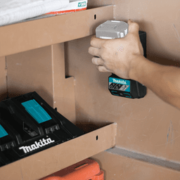 18V LXT Sync Lock Battery Terminal Alt 10 - Image