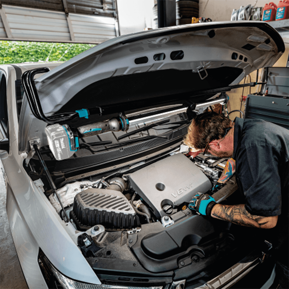 18V LXT Lithium‑Ion L.E.D. Underhood Work Light, Light Only Alt 4 - Image