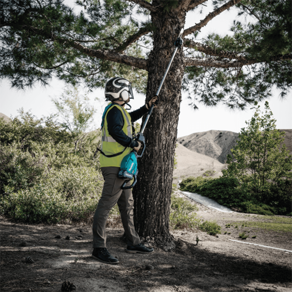 40V Max XGT Brushless Cordless 10" Pole Saw Kit (5.0Ah) Alt 13 - Image