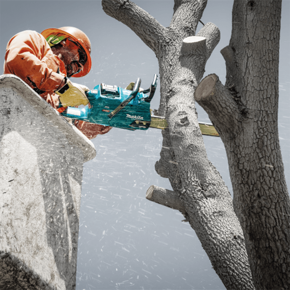 40V Max XGT Brushless Cordless 18" Chain Saw Kit Alt 20 - Image