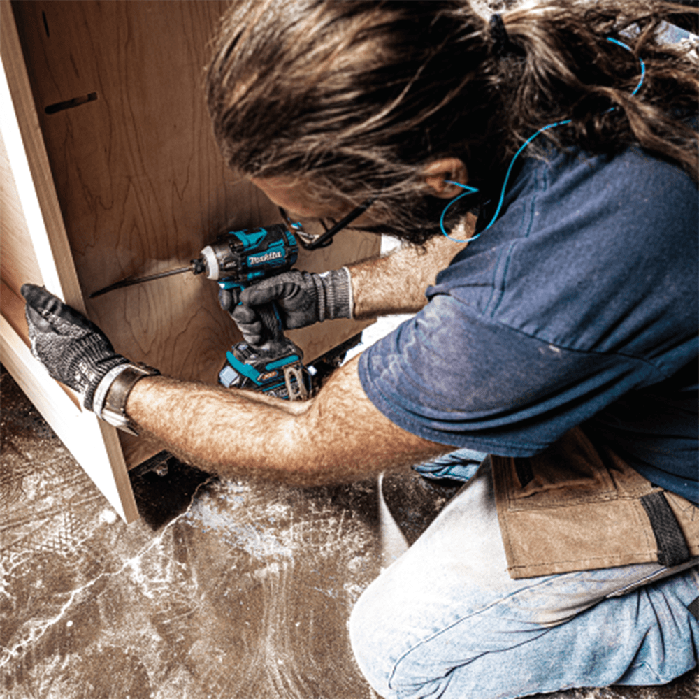 40V max XGT Brushless Cordless High Torque 4-Speed Impact Driver Kit (2.5Ah) Alt 16 - Image