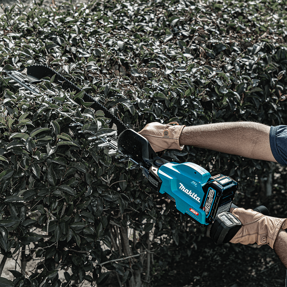 40V max XGT Brushless Cordless 24" Single-Sided Hedge Trimmer Kit (4.0Ah) Alt 11 - Image