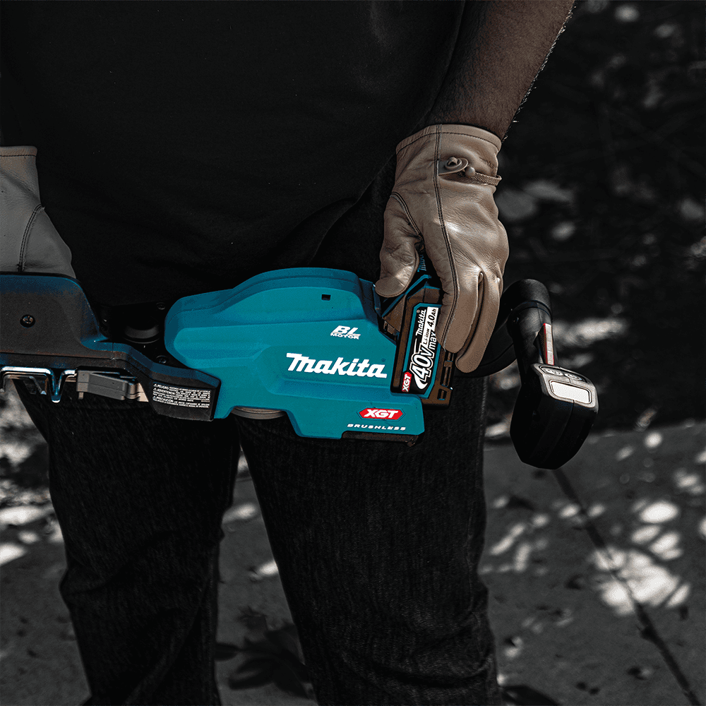40V max XGT Brushless Cordless 24" Single-Sided Hedge Trimmer Kit (4.0Ah) Alt 8 - Image