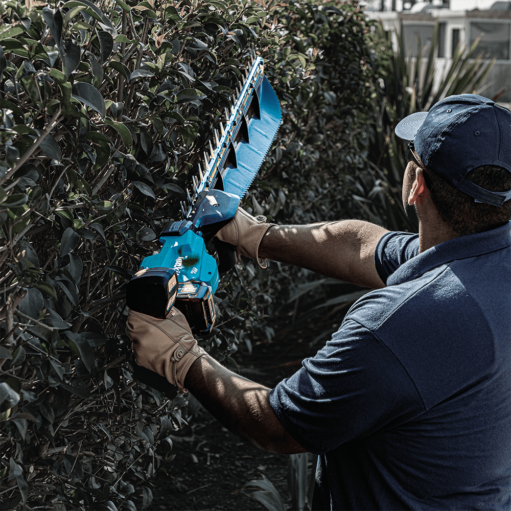 40V max XGT Brushless Cordless 30" Single-Sided Hedge Trimmer Kit (4.0Ah) Alt 9 - Image