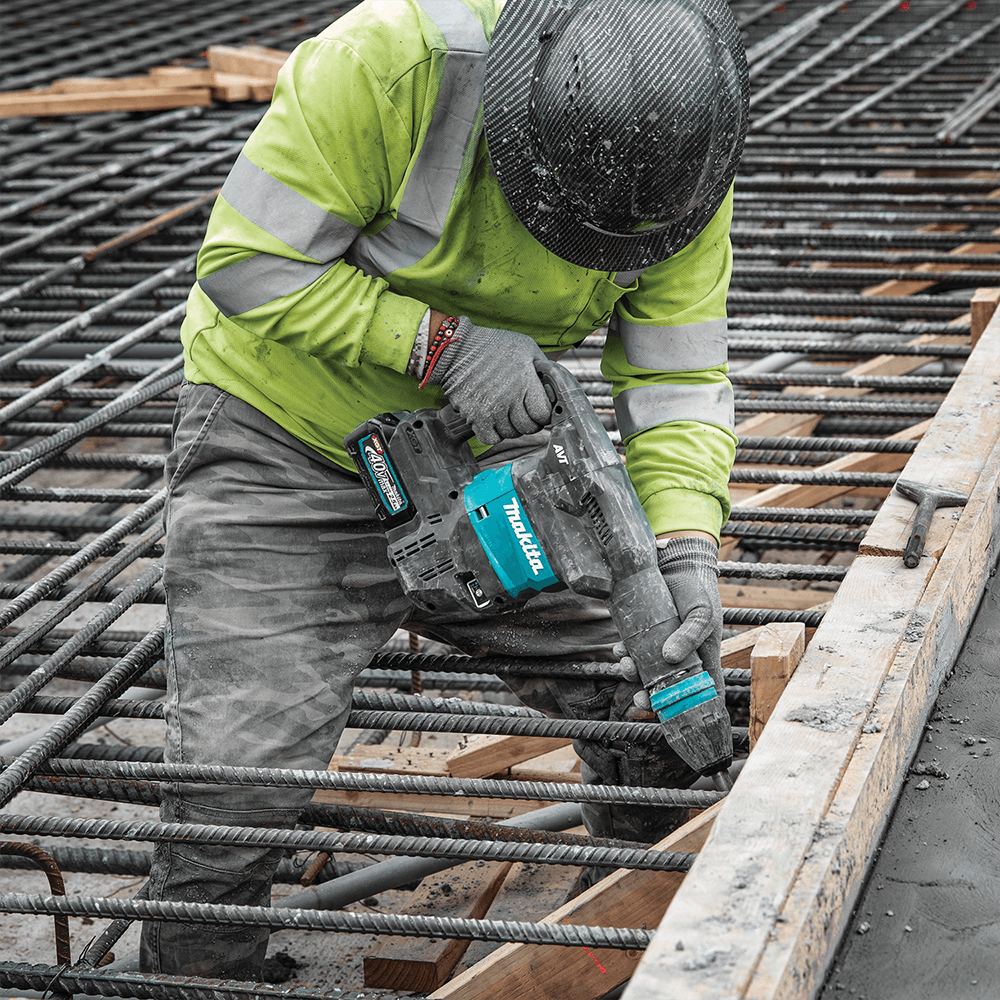 40V max XGT Brushless Cordless SDS-MAX AVT Demolition Hammer Kit with AWS Capable (4.0 Ah) Alt 24 - Image