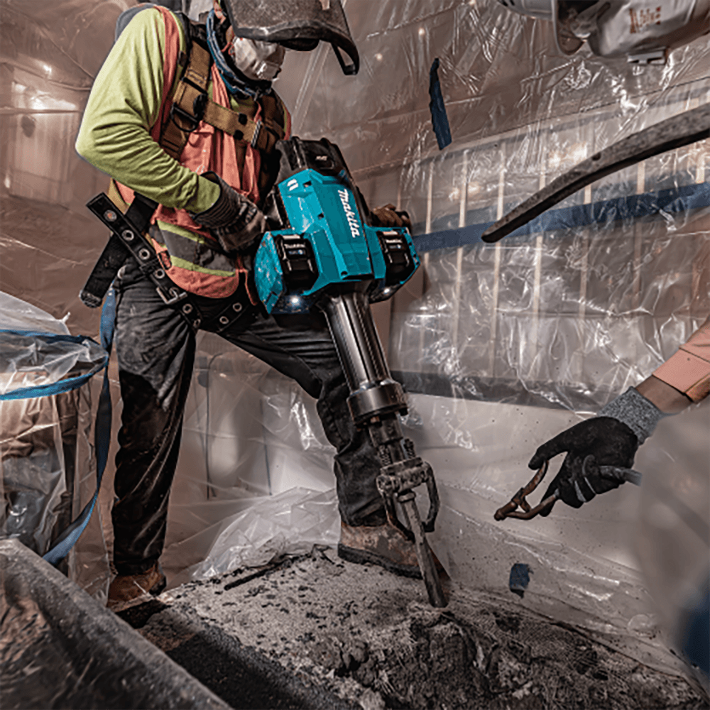 70 lb. AVT Breaker Hammer Kit AWS Capable with 4 Batteries, 1‑1/8" Hex Alt 22 - Image