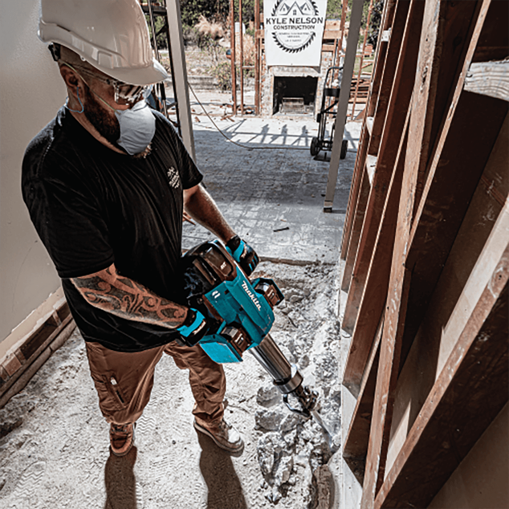 70 lb. AVT Breaker Hammer Kit AWS Capable with 4 Batteries, 1‑1/8" Hex Alt 24 - Image