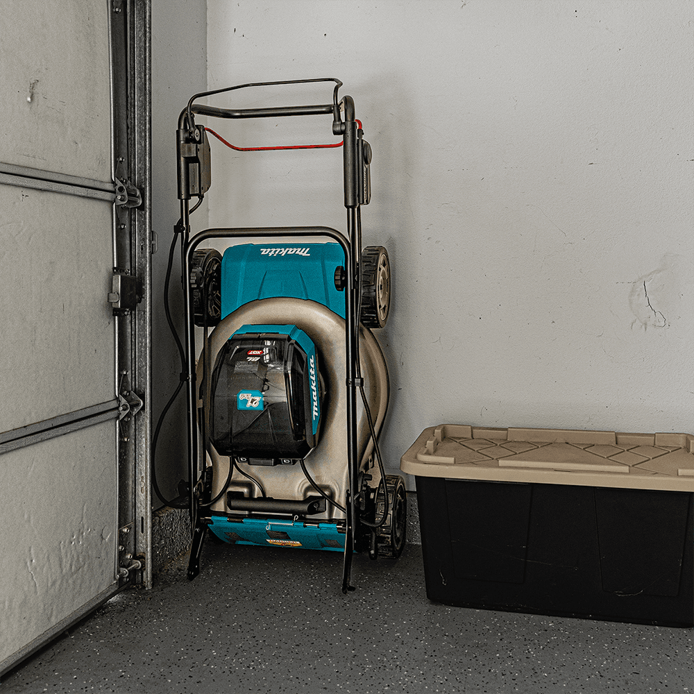 40V max XGT Brushless 21" Self-Propelled Commercial Lawn Mower Kit (4.0Ah) Alt 8 - Image