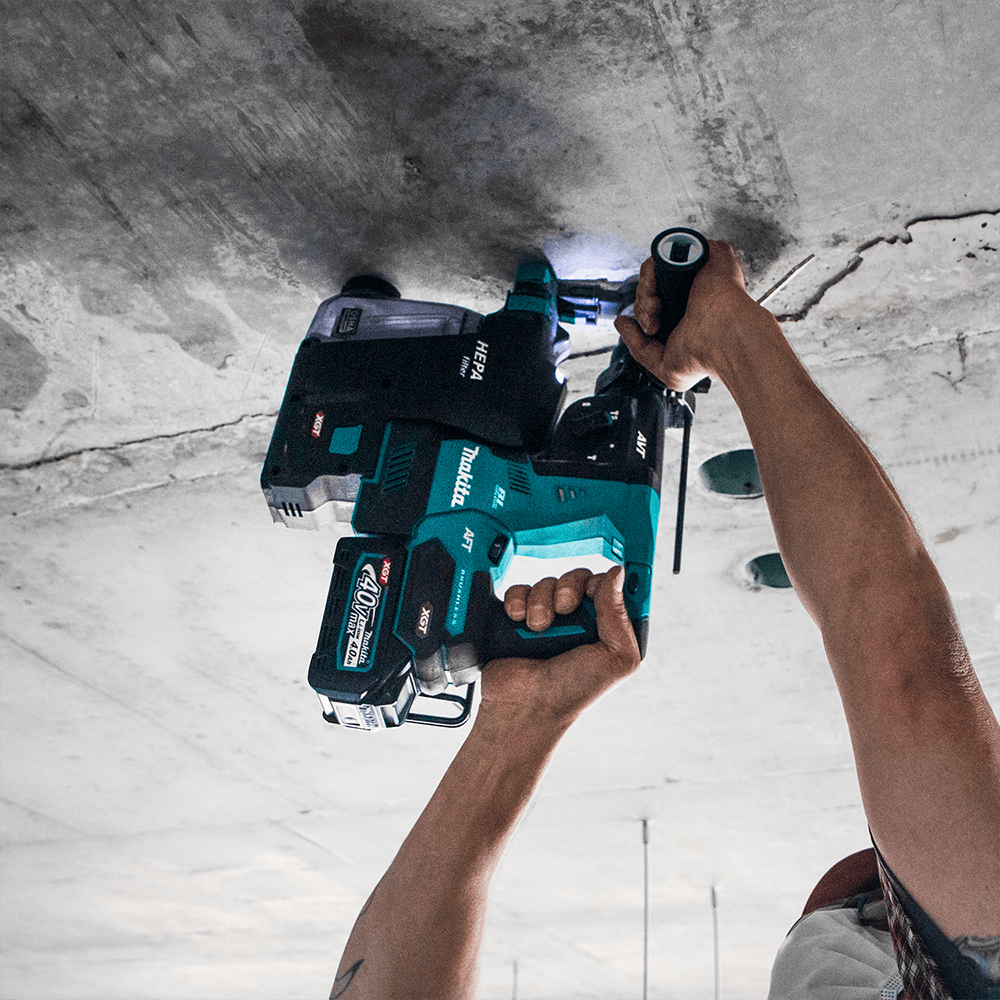 40 V Max XGT Brushless Cordless 1-1/8" SDS-PLUS AVT Rotary Hammer Kit with Dust Extractor/AFT/AWS Capable (4.0Ah) Alt 10 - Image
