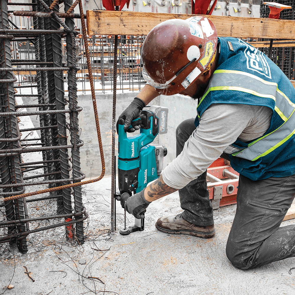 40 V Max XGT Brushless 1-1/8" SDS-PLUS AVT D-Handle Rotary Hammer Tool Only with Dust Extractor/AFT/AWS Capable Alt 2 - Image