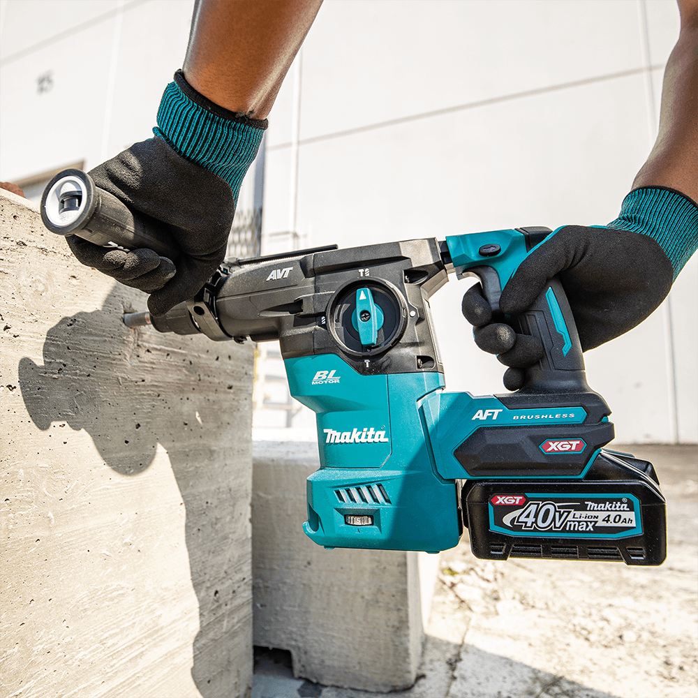 40 V Max XGT Brushless Cordless 1-3/16" SDS-PLUS AVT Rotary Hammer Kit with AFT/AWS Capable (4.0Ah) Alt 5 - Image