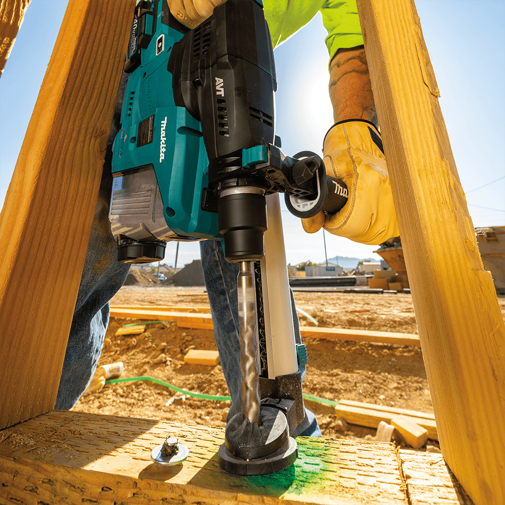 40 V Max XGT Brushless Cordless 1-3/16" SDS-PLUS AVT Rotary Hammer Kit with Dust Extractor/AFT/AWS Capable (4.0Ah) Alt 3 - Image