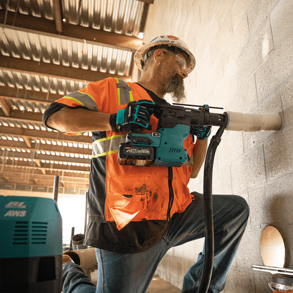 40 V Max XGT Brushless Cordless 1-3/16" SDS-PLUS AVT Rotary Hammer Kit with Interchangeable Chuck/AWS Capable (4.0Ah) Alt 3 - Image