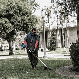 40V Max XGT Brushless Cordless 15" String Trimmer Kit (5.0Ah) Alt 16 - Image