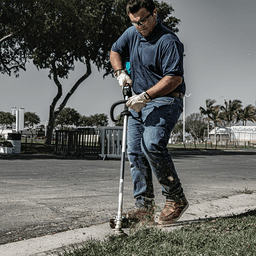 40V max XGT Brushless Cordless 17" High Torque String Trimmer Kit (4.0Ah) Alt 7 - Image
