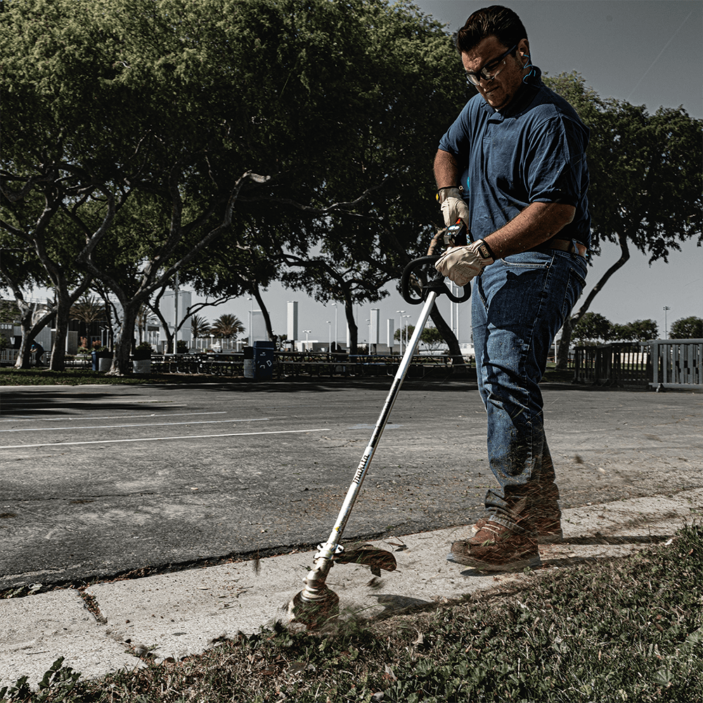 40V max XGT Brushless Cordless 17" High Torque String Trimmer Kit (4.0Ah) Alt 8 - Image