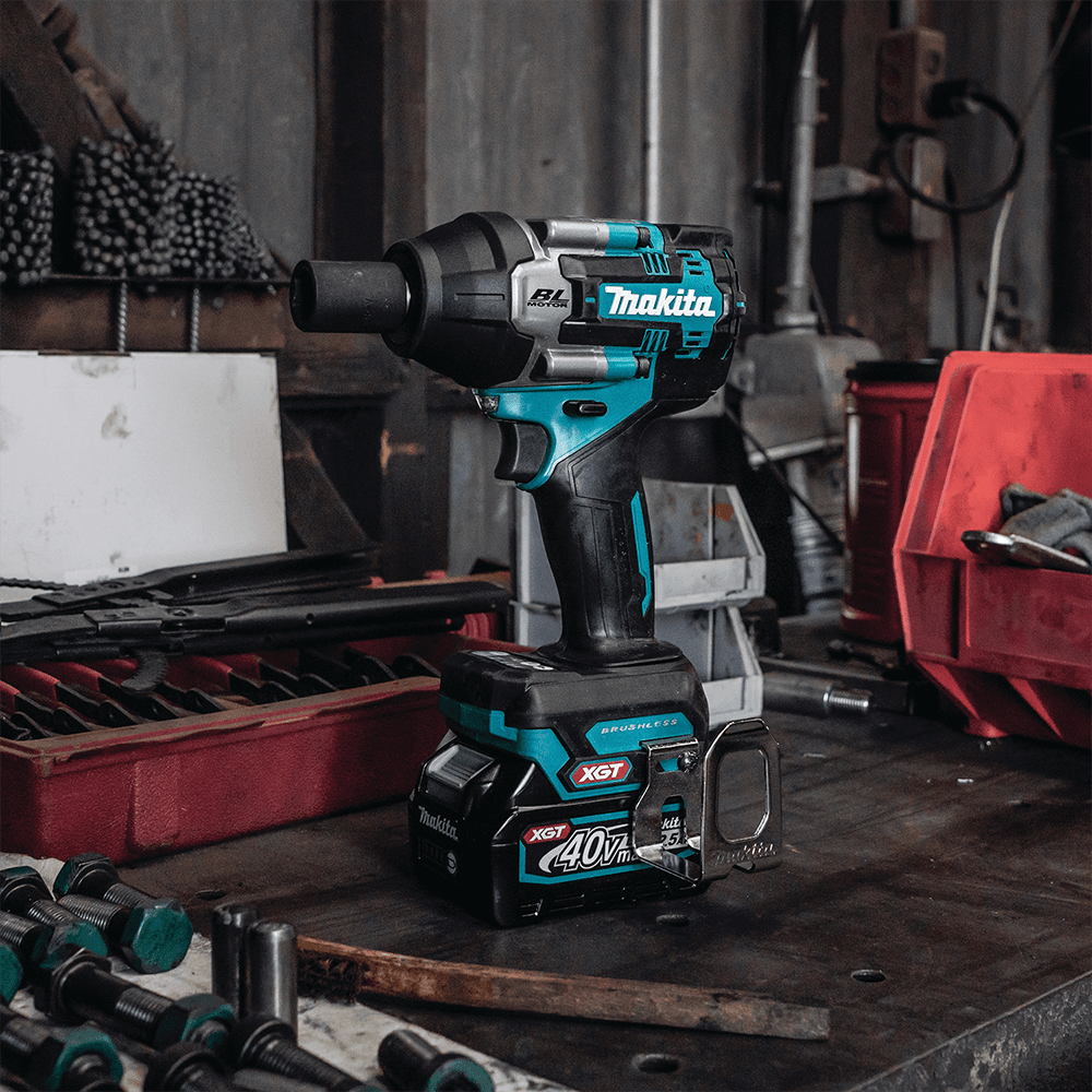 40V max XGT Brushless Cordless 4-Speed Mid-Torque 1/2" Square Drive Impact Wrench Kit with Detent Anvil (2.5 Ah) Alt 7 - Image