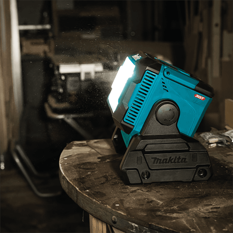 40V Max XGT/18V LXT Cordless Work Light Alt 9 - Image