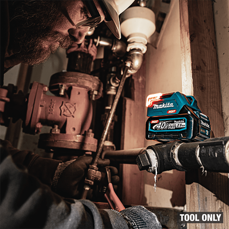 40V Max XGT Compact L.E.D. Flashlight Alt 8 - Image