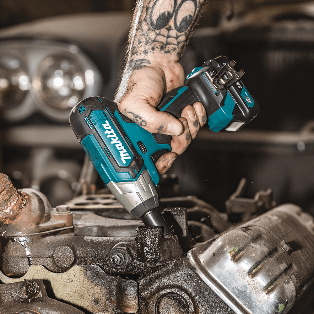 12 V max CXT Lithium-Ion Cordless 1/4" Impact Wrench Kit (2.0Ah) Alt 3 - Image