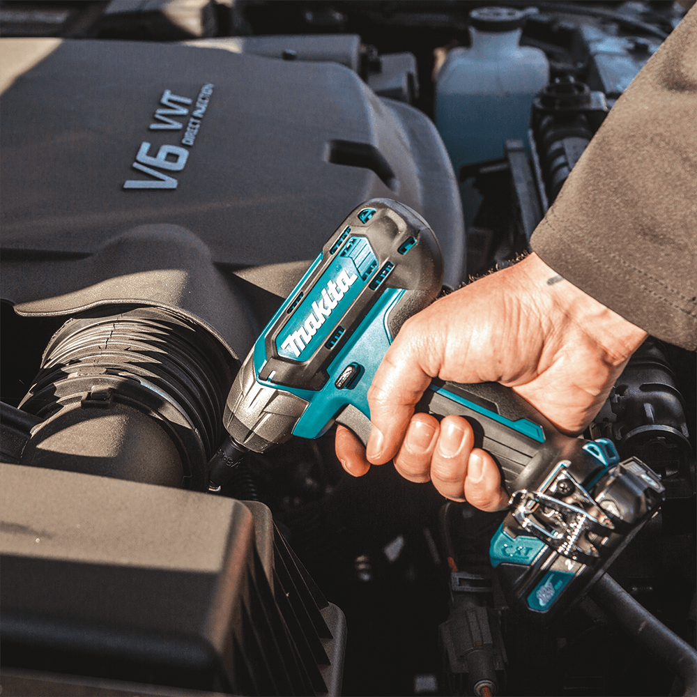 12 V max CXT Lithium-Ion Cordless 1/4" Impact Wrench Kit (2.0Ah) Alt 4 - Image