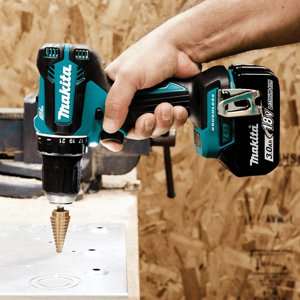 XFD131 18V LXT Lithium-Ion Brushless Cordless 1/2" Driver-Drill Kit (3.0Ah) Alt 4 - Image