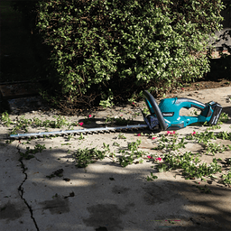 18V LXT Lithium‑Ion Cordless 24" Hedge Trimmer Kit (4.0Ah) Alt 6 - Image