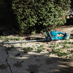 18V LXT Lithium‑Ion Cordless 24" Hedge Trimmer, Tool Only Alt 5 - Image