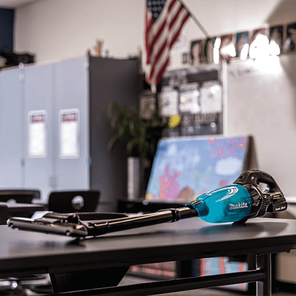 18V LXT Lithium‑Ion Brushless Cordless Compact Stick Vacuum Kit, Trigger with Lock (2.0Ah) Alt 17 - Image