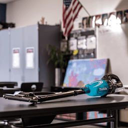 18V LXT Lithium‑ion Compact Brushless Cordless Vacuum Trigger with Lock Tool Only Alt 22 - Image