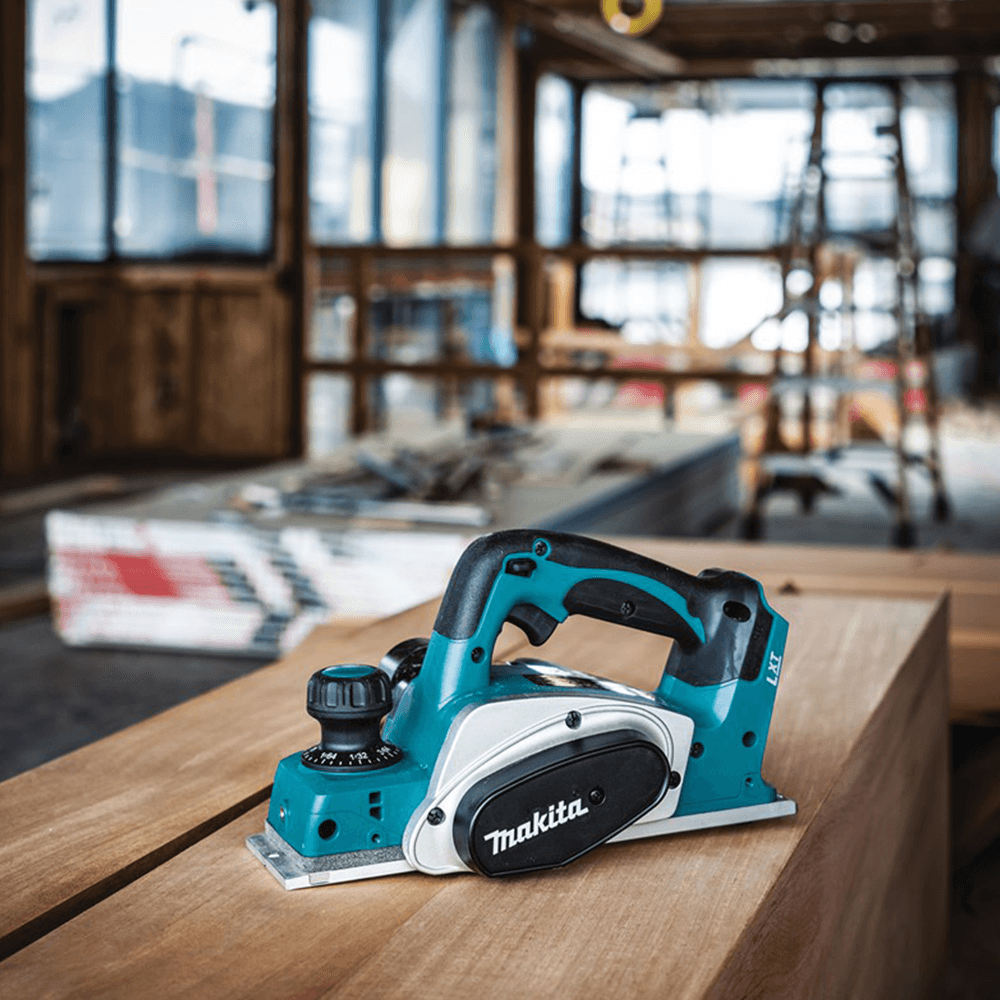 Precision machined aluminum base for increased planning accuracy and ergonomic design for increased comfort