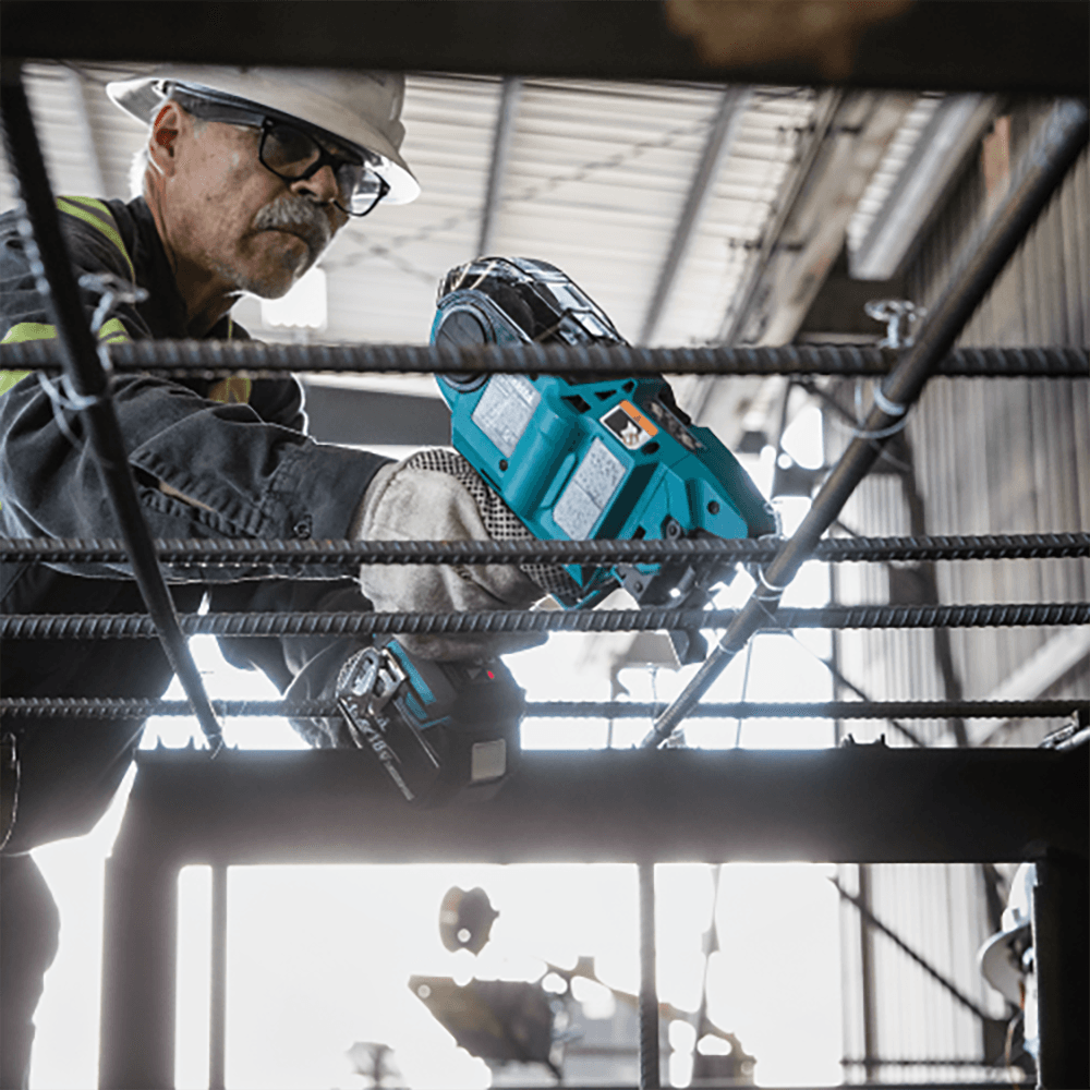 18V LXT Lithium‑Ion Brushless Cordless Rebar Tying Tool Kit (5.0Ah) Alt 5 - Image