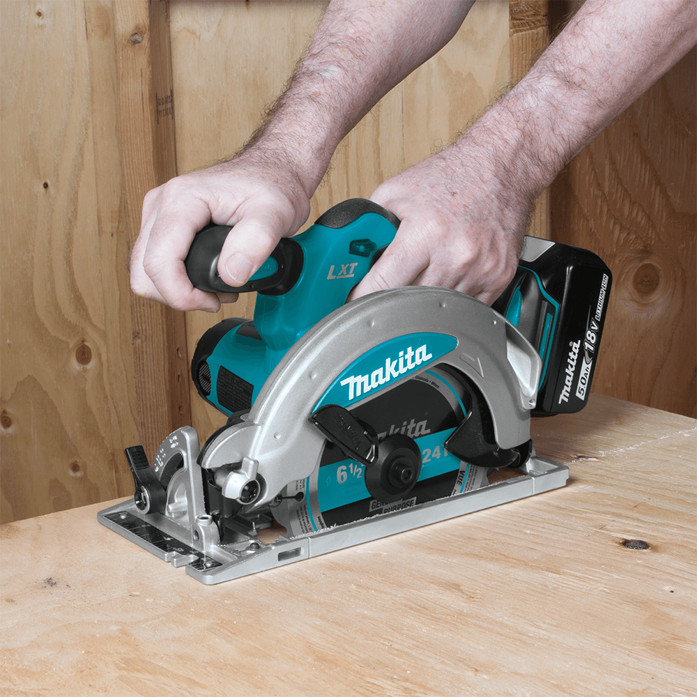 18V LXT Lithium-Ion Cordless 6-1/2" Circular Saw Kit (5.0Ah) Alt 3 - Image