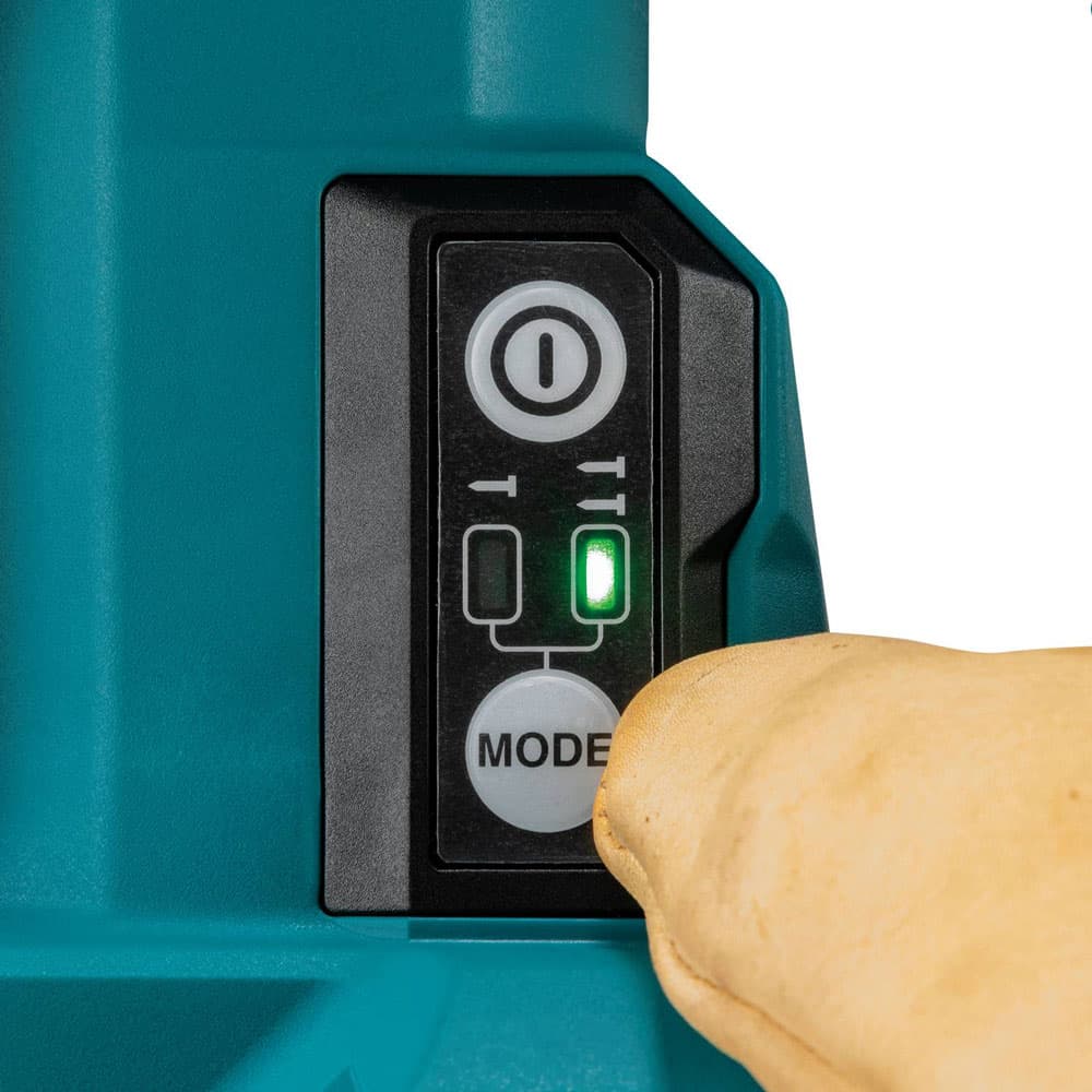 Makita XTS02Z Feature Shot (bump fire mode)