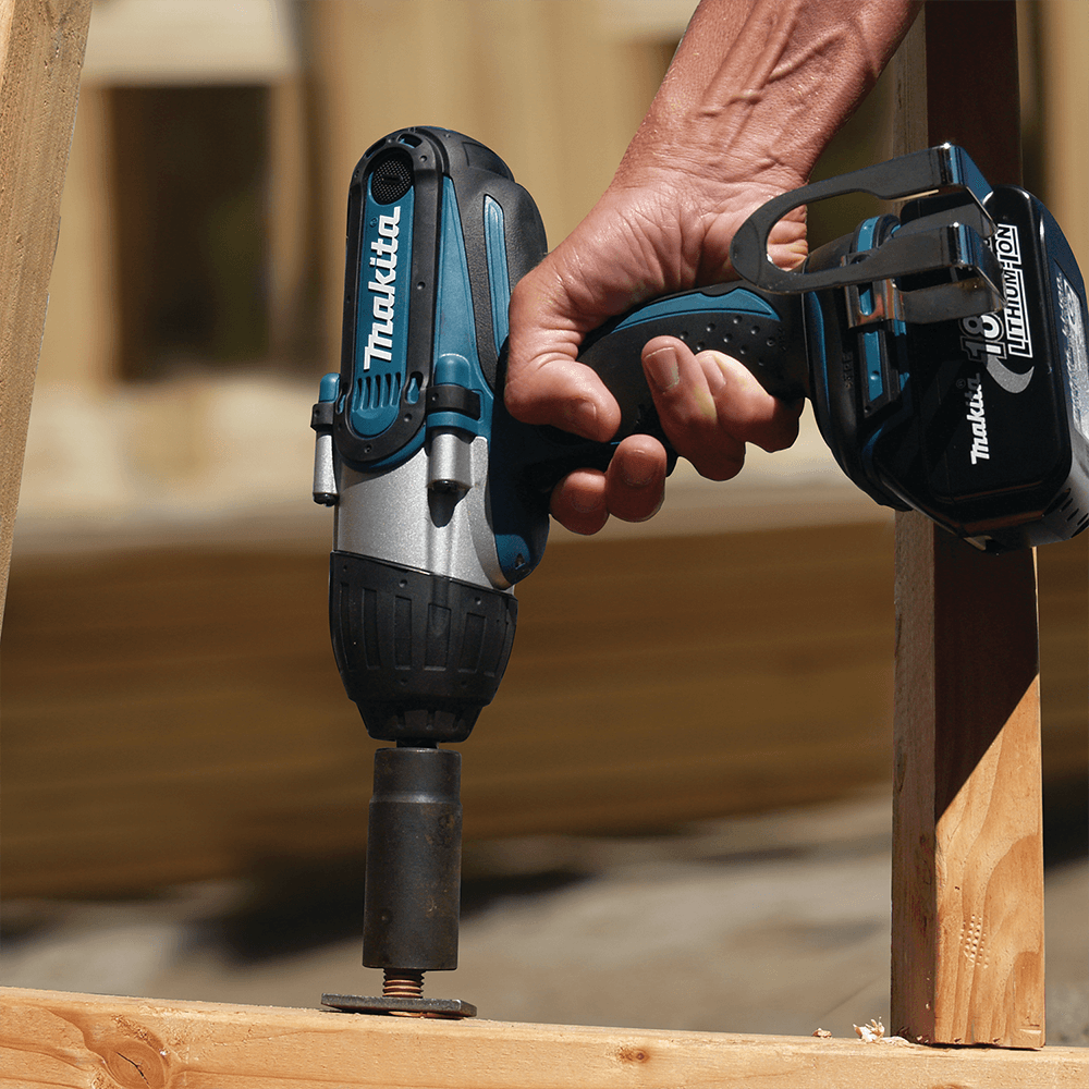 18 V LXT Lithium-Ion Cordless 1/2" Square Drive Impact Wrench Kit (3.0Ah) Alt 4 - Image