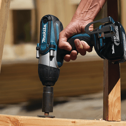 18 V LXT Lithium-Ion Cordless 1/2" Square Drive Impact Wrench Kit (3.0Ah) Alt 4 - Image