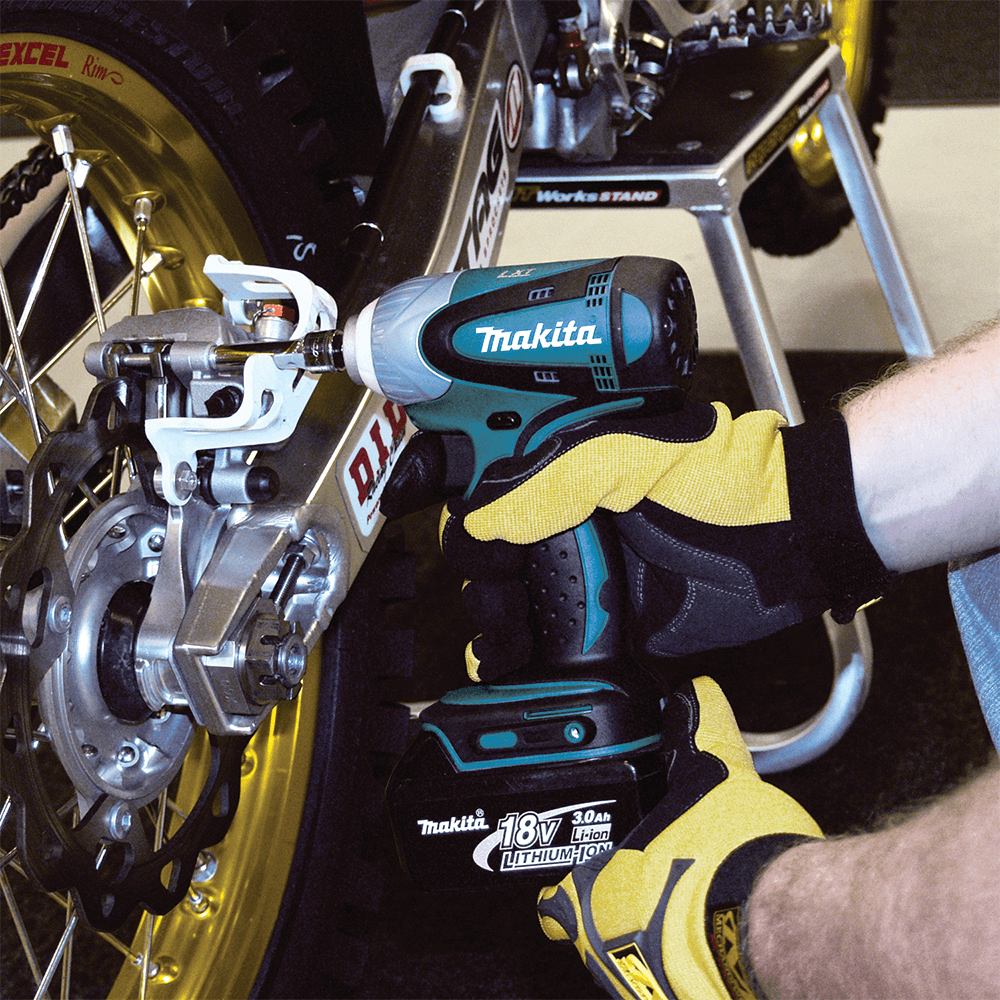 18V LXT Lithium-Ion Cordless 3/8" Square Drive Impact Wrench Kit (3.0Ah) Alt 3 - Image