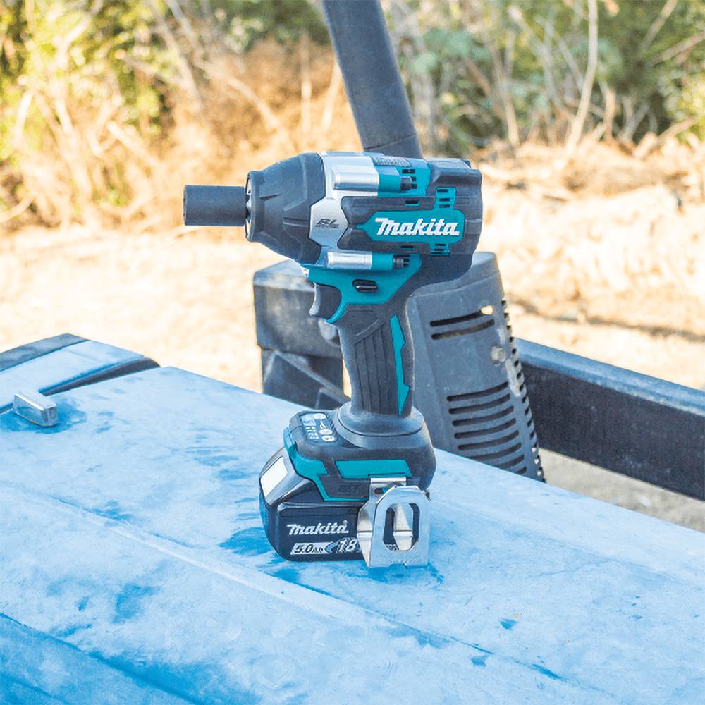 18V LXT Lithium-Ion Brushless Cordless Mid-Torque Impact Wrench Kit with Friction Ring Anvil (5.0Ah) Alt 12 - Image